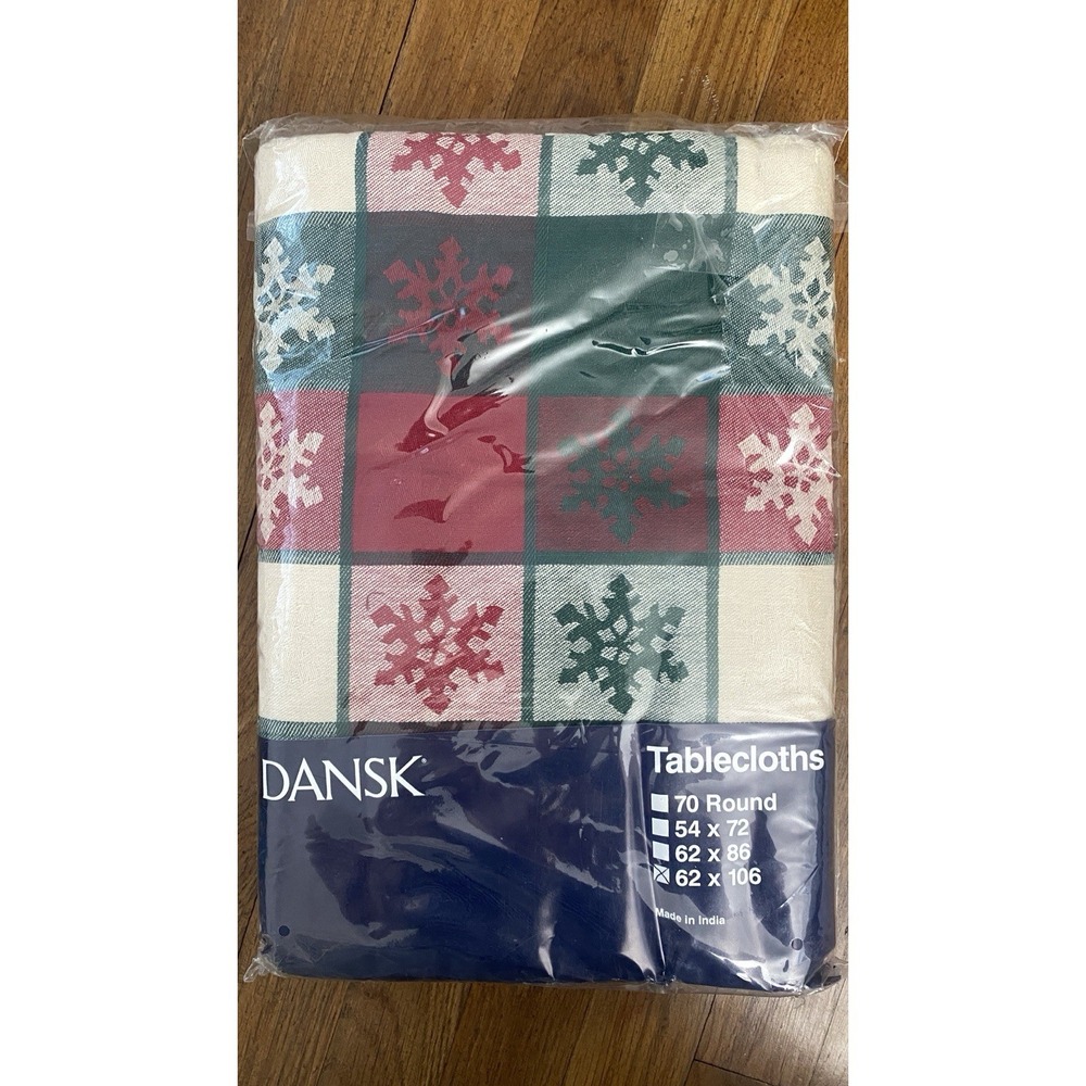 Dansk‎ Snowflake Holiday Christmas Tablecloth 62x106 Red Green Cream Cloth - NIP